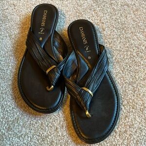 Damianis dressy thong shoe sz 8